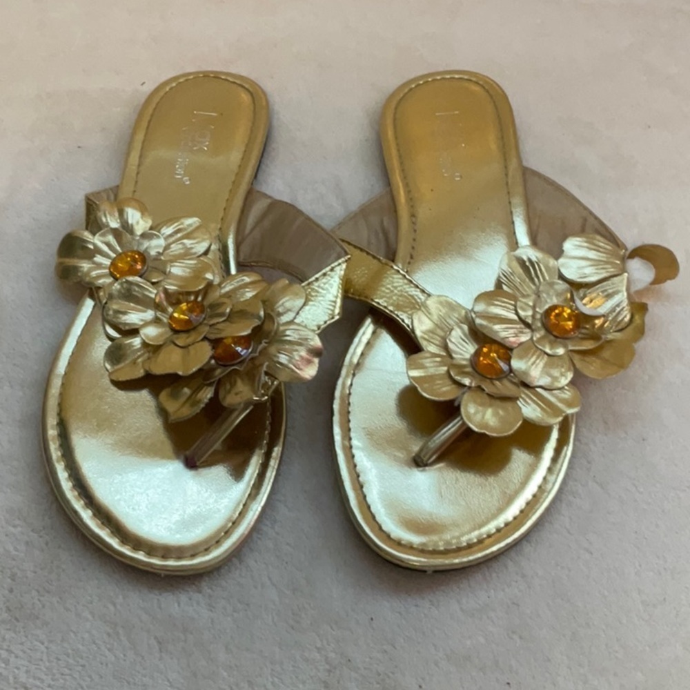 Gold Floral Embellished Sandals with Rhinestone Accents